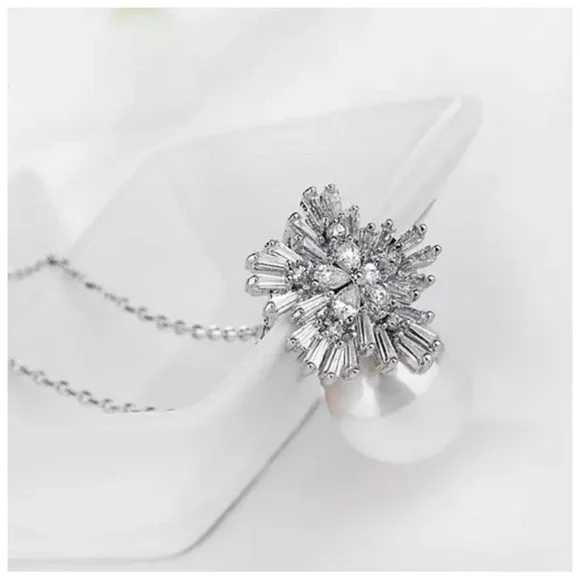 Swarovski Crystals The Gigi Pearl Necklace